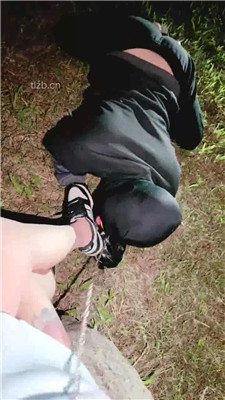 图片[8]_【小软】深夜户外遛狗-舔脏鞋白袜_HD绳艺资源