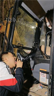 图片[3]_【诗琪】户外-挖掘机车内虐狗_HD绳艺资源