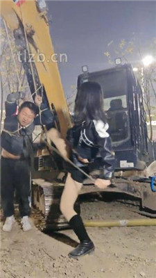 图片[16]_【诗琪】户外-挖掘机车内虐狗_HD绳艺资源