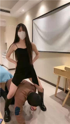 图片[8]_【乔伊】耳光连环抽/踩踏转胯提档/坐脸窒息_HD绳艺资源