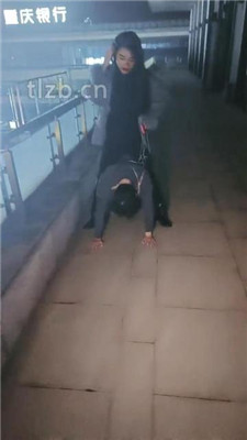 图片[4]_【昭玥】深夜户外-牵狗链遛狗爬行-骑马转胯-踩踏_HD绳艺资源