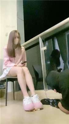 图片[13]_【小软】艺校女神-运动鞋黑棉袜踩踏喂食/吃袜子/喝口水圣水_HD绳艺资源