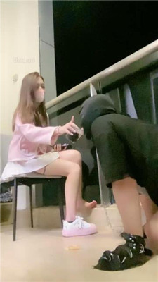 图片[19]_【小软】艺校女神-运动鞋黑棉袜踩踏喂食/吃袜子/喝口水圣水_HD绳艺资源