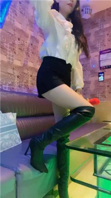 【陈甜女帝】KTV-狗舌头涂鞋油清理脏鞋_HD绳艺资源
