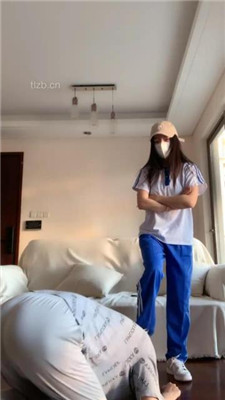 【宝爷】学生服-小白鞋船袜踩虐/掐脖窒息_HD绳艺资源