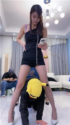 图片[13]_【麋鹿银儿】3S-轮流抽耳光/掐脖窒息/转胯/藤条抽_HD绳艺资源