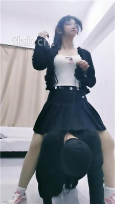 图片[13]_【甜桃】萝莉学生主-白袜崇拜/舔脏鞋底/转胯遛狗/踩狗舌/脚捂脸_HD绳艺资源