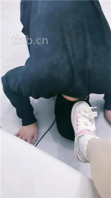 图片[14]_【甜桃】萝莉学生主-白袜崇拜/舔脏鞋底/转胯遛狗/踩狗舌/脚捂脸_HD绳艺资源