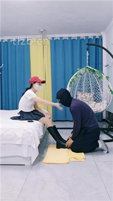 图片[2]_【临沂小妈】狗儿子跪舔长靴臭袜_HD绳艺资源