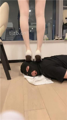 图片[18]_【万一】帆布鞋女神跳踩/踢踹/碾压喂食_HD绳艺资源