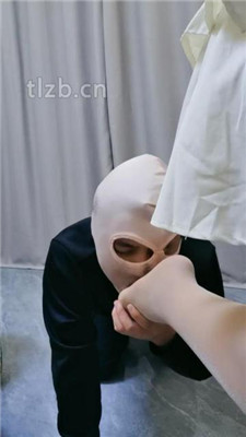 图片[9]_【瑶瑶】长靴踩狗头碾压/舔脏鞋/品尝肉丝脚/踩踏_HD绳艺资源