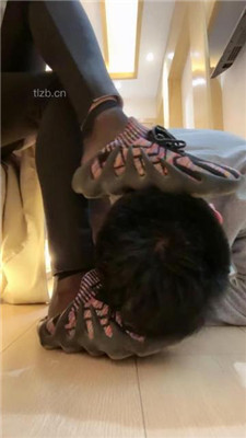 图片[3]_【苒溪】品尝原味裸足/吸袜子/转胯/插嘴_HD绳艺资源