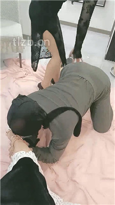 【琦琦】和闺蜜一起调贱奴-赏赐圣水【双视角版】_HD绳艺资源