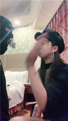 图片[9]_【墨妈妈】闻白袜/狂抽1000耳光_HD绳艺资源