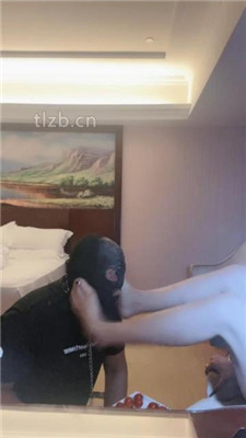 图片[11]_【小月牙】贵妇玩狗-吃口水闻享受/舔鞋/丝袜塞嘴/物化人体托盘_HD绳艺资源