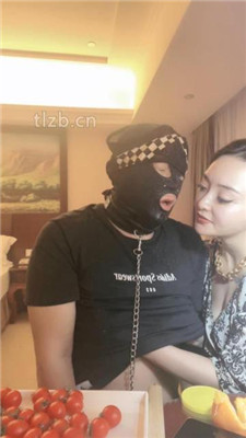 图片[20]_【小月牙】贵妇玩狗-吃口水闻享受/舔鞋/丝袜塞嘴/物化人体托盘_HD绳艺资源