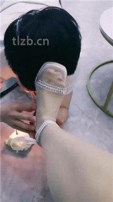 图片[5]_【甜桃】给狗过生日-踩踏蛋糕喂食-口水圣水_HD绳艺资源