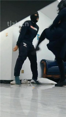 图片[14]_【月主】双主虐双奴-鞋抽耳光/舔脏鞋底/踢踹【双视角完整版】_HD绳艺资源