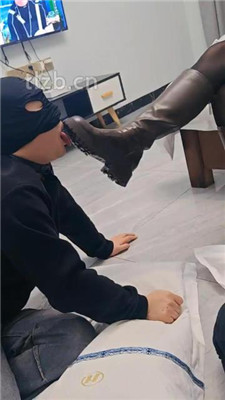 图片[17]_【月主】双主虐双奴-鞋抽耳光/舔脏鞋底/踢踹【双视角完整版】_HD绳艺资源