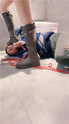 图片[13]_【孤傲女帝】胯下的卑贱-圣水淋浴/耳光/艺术吃内内_HD绳艺资源