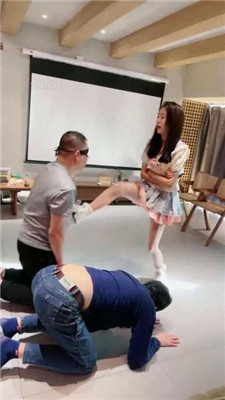 图片[3]_【双胞胎萌萌】JK小主调双奴-高难度挑战踢踹踩跺/口水吐脸搓_HD绳艺资源