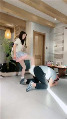 图片[19]_【双胞胎萌萌】JK小主调双奴-高难度挑战踢踹踩跺/口水吐脸搓_HD绳艺资源