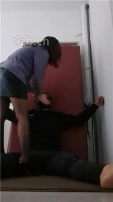 图片[3]_【奶御】吊绑虐狗-闻高跟黑丝jio/喂食面包鞋垫_HD绳艺资源