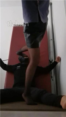 图片[5]_【奶御】吊绑虐狗-闻高跟黑丝jio/喂食面包鞋垫_HD绳艺资源