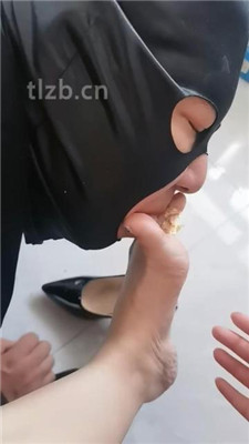 图片[13]_【奶御】吊绑虐狗-闻高跟黑丝jio/喂食面包鞋垫_HD绳艺资源