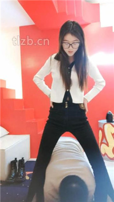 图片[9]_【尤物大大】骑马爬行/艺术闻超臭靴子棉袜/碾压狗爪/踩踏喂食_HD绳艺资源