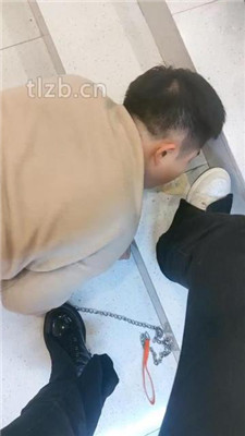 图片[13]_【尤物大大】骑马爬行/艺术闻超臭靴子棉袜/碾压狗爪/踩踏喂食_HD绳艺资源