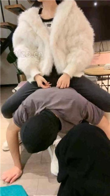 图片[9]_【七七】闺蜜双调-坐垫舔脚/裸足深喉/浓痰踩踏【双视角版】_HD绳艺资源