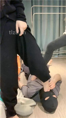 图片[18]_【七七】闺蜜双调-坐垫舔脚/裸足深喉/浓痰踩踏【双视角版】_HD绳艺资源