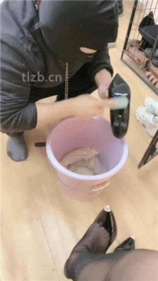 图片[7]_【猫咪大大】真实圈养狗-舔脏鞋底/吃剩饭剩菜/开发圣水_HD绳艺资源