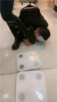 图片[10]_【傲雪】揪耳朵/原味白袜辱/骑脖/舔脏鞋底/掐乳_HD绳艺资源