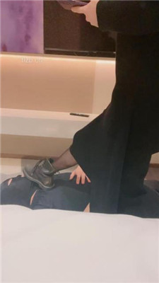 图片[5]_【柔儿公主】短靴踩踏/舔脏鞋底/赏赐圣水_HD绳艺资源