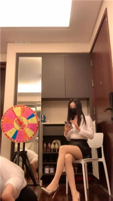 图片[3]_【宝爷】多双鞋全体重踩踏/骑脖/舔内裤_HD绳艺资源