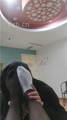 图片[5]_【姗姗】黑丝白船袜插嘴恋足舔_HD绳艺资源