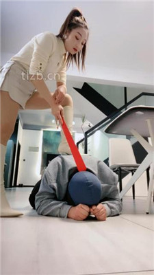 图片[11]_【魅儿】重度训练/骑马爬行/袜子塞嘴闻鞋窝/赏赐圣水_HD绳艺资源