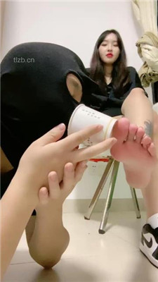 图片[12]_【路子】坐脸窒息/喝圣水/艺术闻鞋/碾压踩狗头_HD绳艺资源