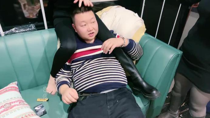 图片[11]_【梓S】KTV-群调S玩虐老板/骑脖/踩踏【完整版】_HD绳艺资源