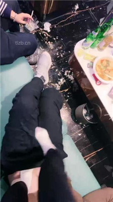 图片[16]_【梓S】KTV-群调S玩虐老板/骑脖/踩踏【完整版】_HD绳艺资源