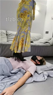 图片[6]_【安安】高难度挑战踩狗头/黑丝高跟全体重踩踏_HD绳艺资源