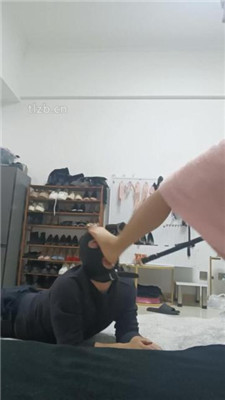 图片[2]_【冷皇】袜子塞嘴高难度挑战踢踹_HD绳艺资源