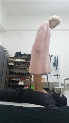 图片[4]_【冷皇】袜子塞嘴高难度挑战踢踹_HD绳艺资源