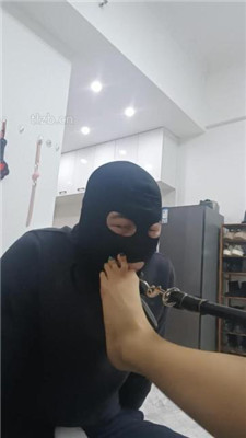 图片[12]_【冷皇】袜子塞嘴高难度挑战踢踹_HD绳艺资源