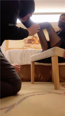 图片[4]_【冰爷】跪舔长靴黑丝/转胯/丝袜塞嘴踩踏_HD绳艺资源