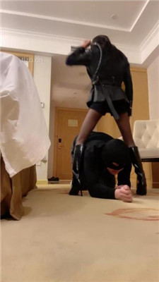 图片[7]_【冰爷】跪舔长靴黑丝/转胯/丝袜塞嘴踩踏_HD绳艺资源