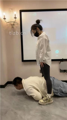 图片[17]_【辣姐】楼梯间公开处刑遛狗_HD绳艺资源