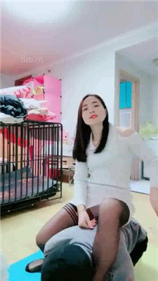 图片[4]_【艾琳】老师挑战差生-骑马虐打/跪舔美足/脚插嘴_HD绳艺资源